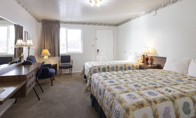 Frontier House | KABINO: Fossil Butte Motel #07 King A/C Mini Fridge Microwave Cable Wifi