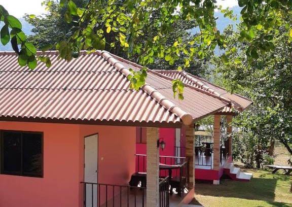 Song Phi Nong House | Kaengkachan Lake Hill