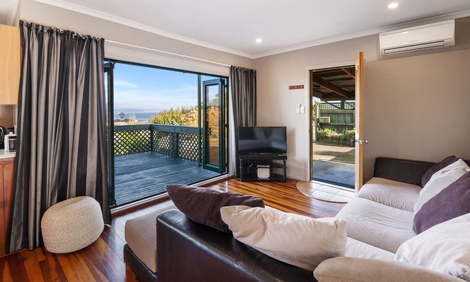 Taupo Cottage | Kaihua Lookout - Taupo Holiday Home