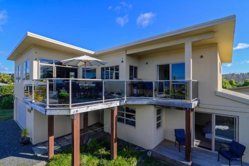 Omori House | Kaimanawa Lookout - Omori Holiday Home