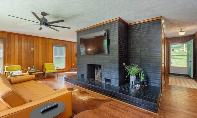 Waynesville House | Kamp Wildkat | Central to Asheville & Smokies