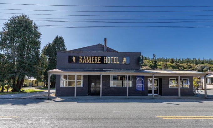Hokitika Hotel | Kaniere Pub