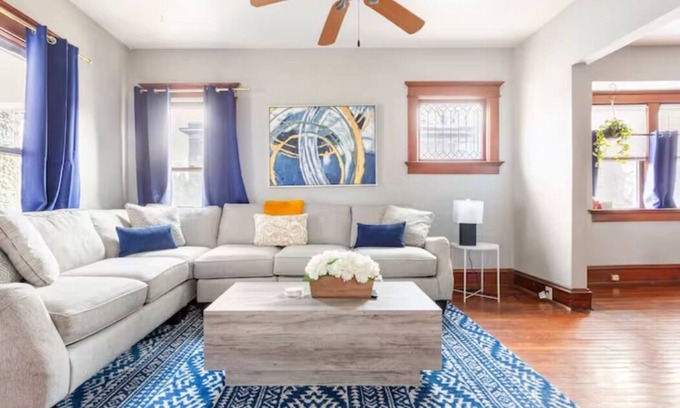 South Hyde Park House | Kansas City Historic Getaway: 5★ Location, Royal Beds, Game Room, BBQ & Fire Pit