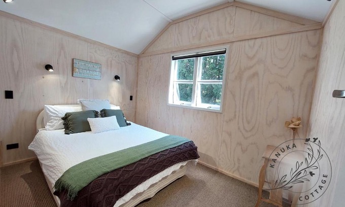 Cooks Beach House | Kanuka Cottage