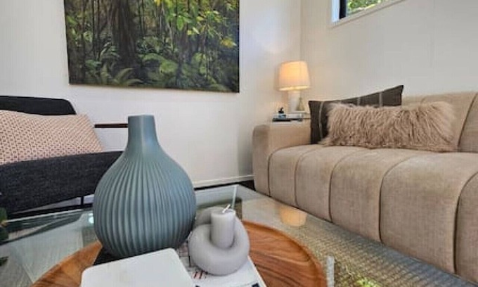 Solway House | Karamu- Spacious, quiet, and close to amenities