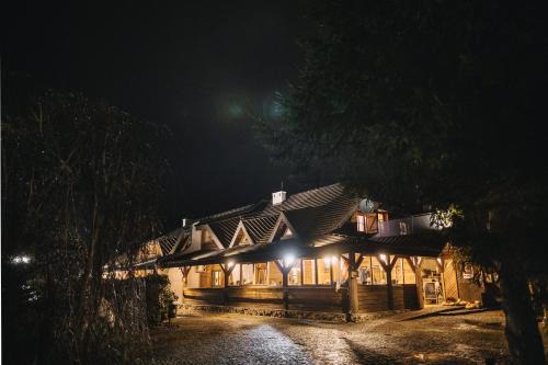 Kolesin Hotel | Karczma Taberska