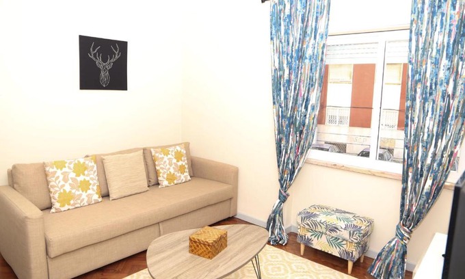 Paco De Arcos Apartment | Karioca Homes