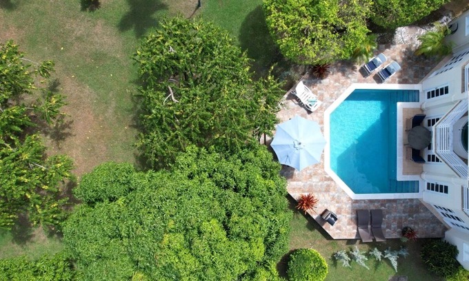 Lowlands Villa | KARISSA's is a Stylish 2-bedroom Suite with a private pool & gas BBQ