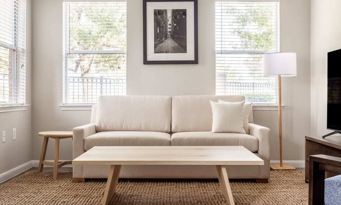 Pearland Apartment | Kasa | Inviting 2BD in South Houston | Pearland
