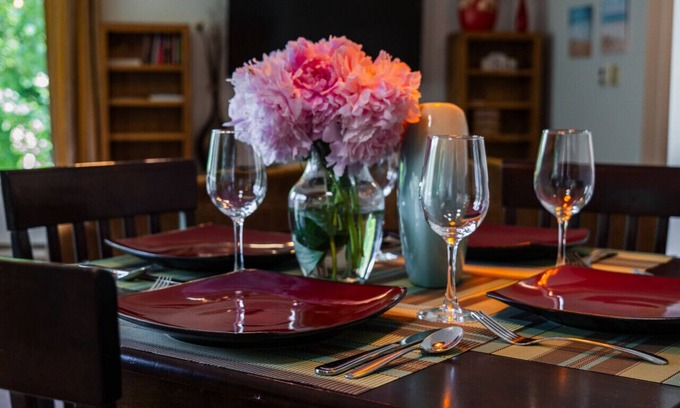 Nelson Condo | Kaslo, Upper Floor Paradise! 2 Beds, Hot Tub, Beach