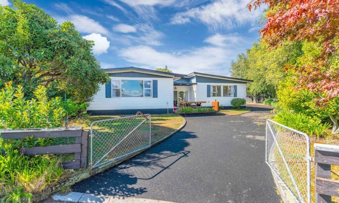 Wharewaka House | Kasopo Cottage - Lake Taupo