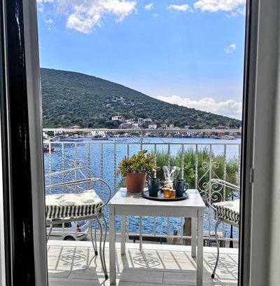 Trikeri House | Kassi's seaside escape
