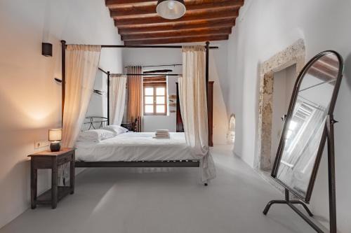 Naxos Apartment | Katharsis Palace 15th Century Art Hotel at Naxos Old Town IV
