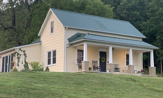 Bluffton Other | Katy Trail lodging 1 bedroom