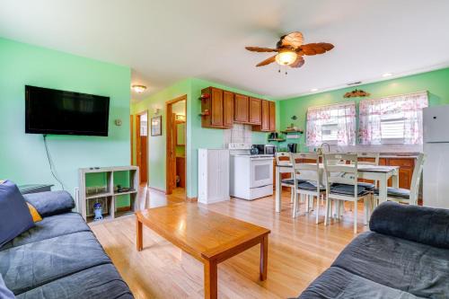 Sister Lakes House | Kayak, Fish, Boat and Swim Home Near Lakeside Park!