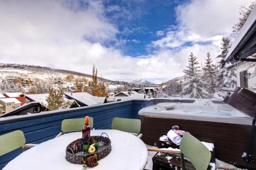 Deer Valley House | KBM Resorts Between Deer Valley and Main St Awesome Views Hot Tub AGC-8