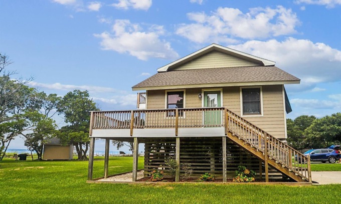 Caffeys Quarters Apartment | Keepers Loft - Waterfront Duplex with Pier and Gazebo