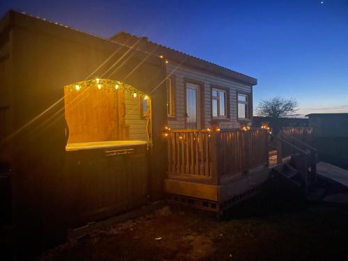 Great Fryup Dale Ski Chalet | Keepers Shepherd hut with Hot Tub
