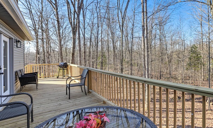 New Johnsonville Apartment | Kentucky Lake Retreat 4 Mi to Shore: Boat & Fish!