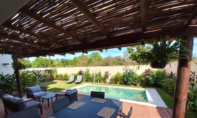 San Pedro Mixtepec House | Kerchila: modern house with private pool and garden