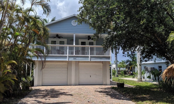 East Naples House | Keys stilt house top floor unit