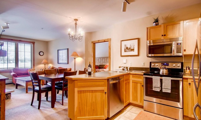 Keystone Condo | Keystone 2 bed 2 bath in River Run Village - walk to ski lifts.