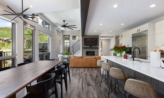 Keystone House | Keystone Adventures Basecamp 4 Bedroom Townhouse