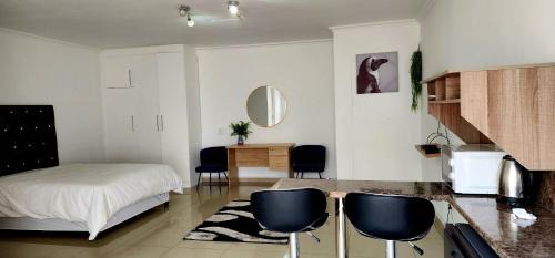 Ekurhuleni House | Khayelihle Guest house