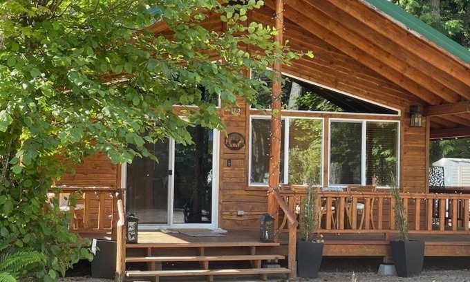 Packwood House | Kick back and relax at Fairway Cabin!