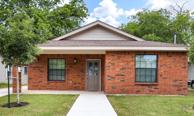 Eastside Promise Neighborhood House | Kicks - A Birdy Vacation Rental