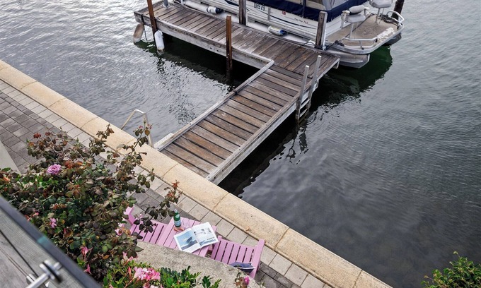 Halls Head House | Kid-Family Friendly Canal Retreat Private Jetty