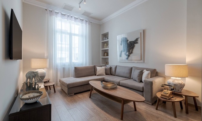 Plaka Apartment | Kidathinaion 1 (left)