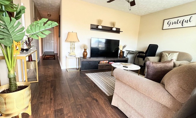 Fayetteville House | Kids/Pets friendly 3BR 1.5BT Fenced Purified Water.