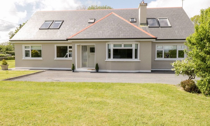 Inishmacatreer House | KILKEERAN LODGE, family friendly in Ballinrobe, County Mayo