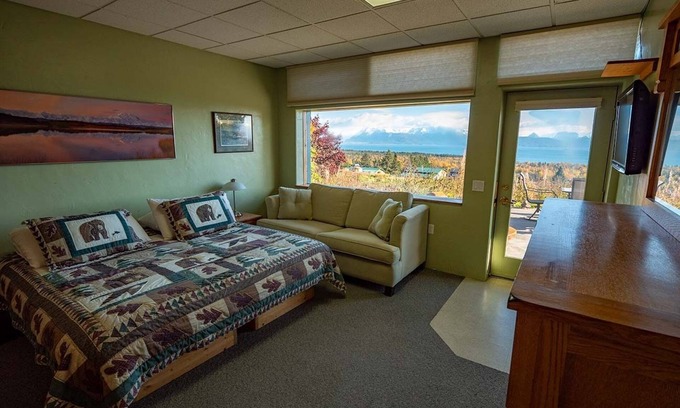 Homer Bed & Breakfast | Kindness Room – Good Karma Inn – Bed and Breakfast in Homer, Alaska
