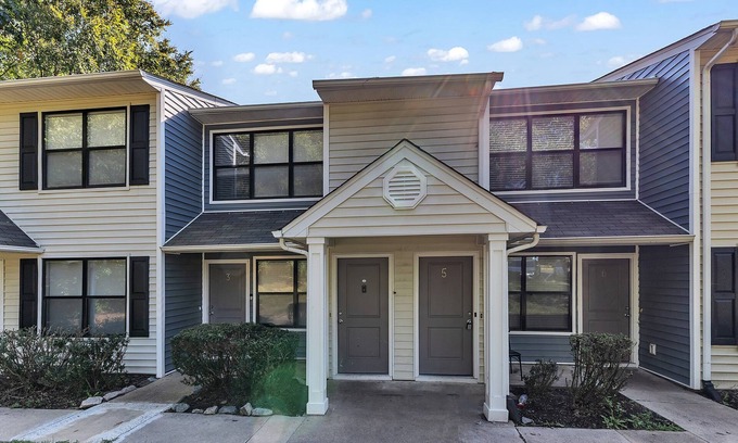 Durham Apartment | King 2BR Suite in Research Triangle Park