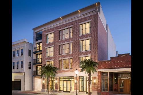 Cannonborough Elliotborough Hotel | King 583