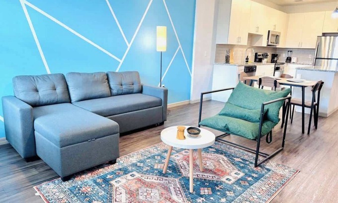 Kissimmee Apartment | King Bed Getaway, Pets Allowed, 15 Min to Parks