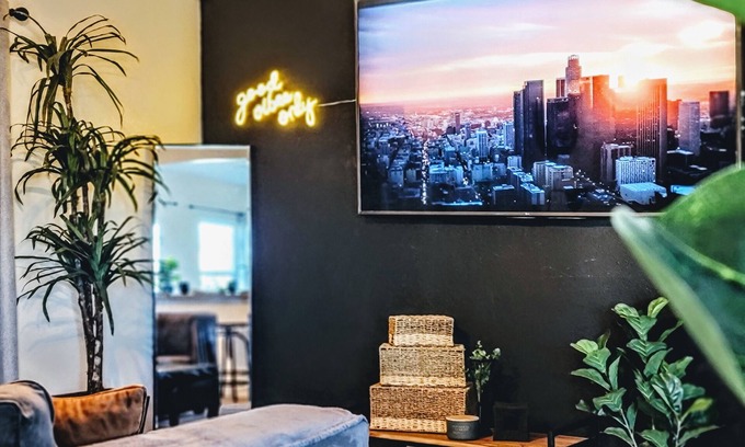 Compton House | 🌊King bed - near SoFi and LAX - free onsite parking