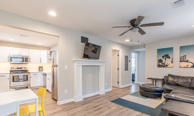 West End House | King Beds w/Own Baths! Prime Location!