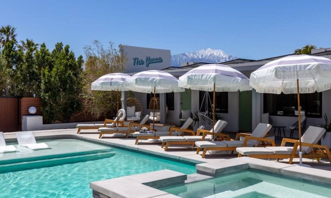 Desert Hot Springs Apartment | King Deluxe Room