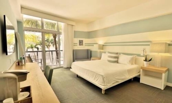 Arnold Apartment | King Room Near Playa Miami Beach MIA