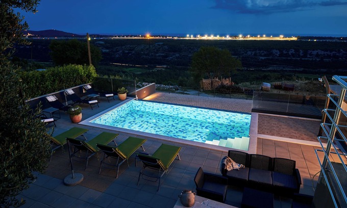 Popovici Apartment | King size apartment with swimming pool