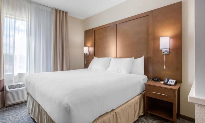 East Congress Apartment | King Suite - Non-Smoking