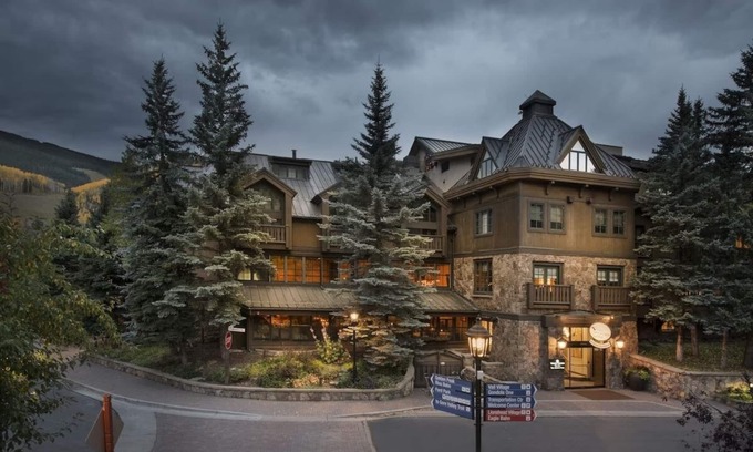 Vail Hotel | King + Twin Sofa Gravity Haus Vail, Heart of Vail Village, Steps to Gondola