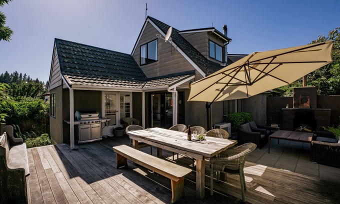 Wanaka House | Kings Drive - Wanaka Holiday Home