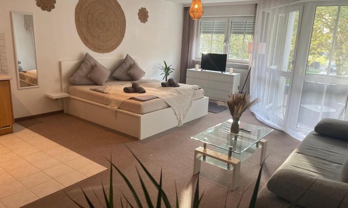 Freilassing Apartment | Kingsize Bett BOHO Apartment mit Tiefgarage nähe Salzburg