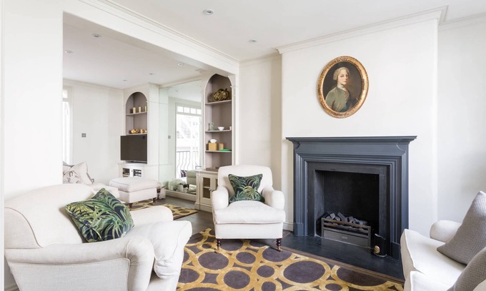 Knightsbridge Apartment | Kinnerton Street by onefinestay