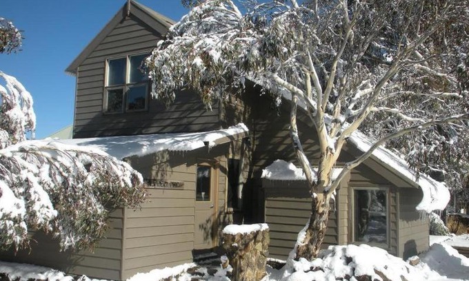 Dinner Plain House | Kirwin - Cosy chalet, location perfect.