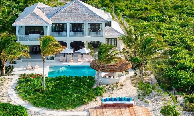 Grace Bay Resort | Kisiwa House-6 Bedroom Beach Front Villa w/ Private Pool